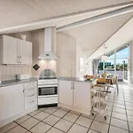 Holiday home Hermandine - 700m From The Sea By Interhome Lakolk